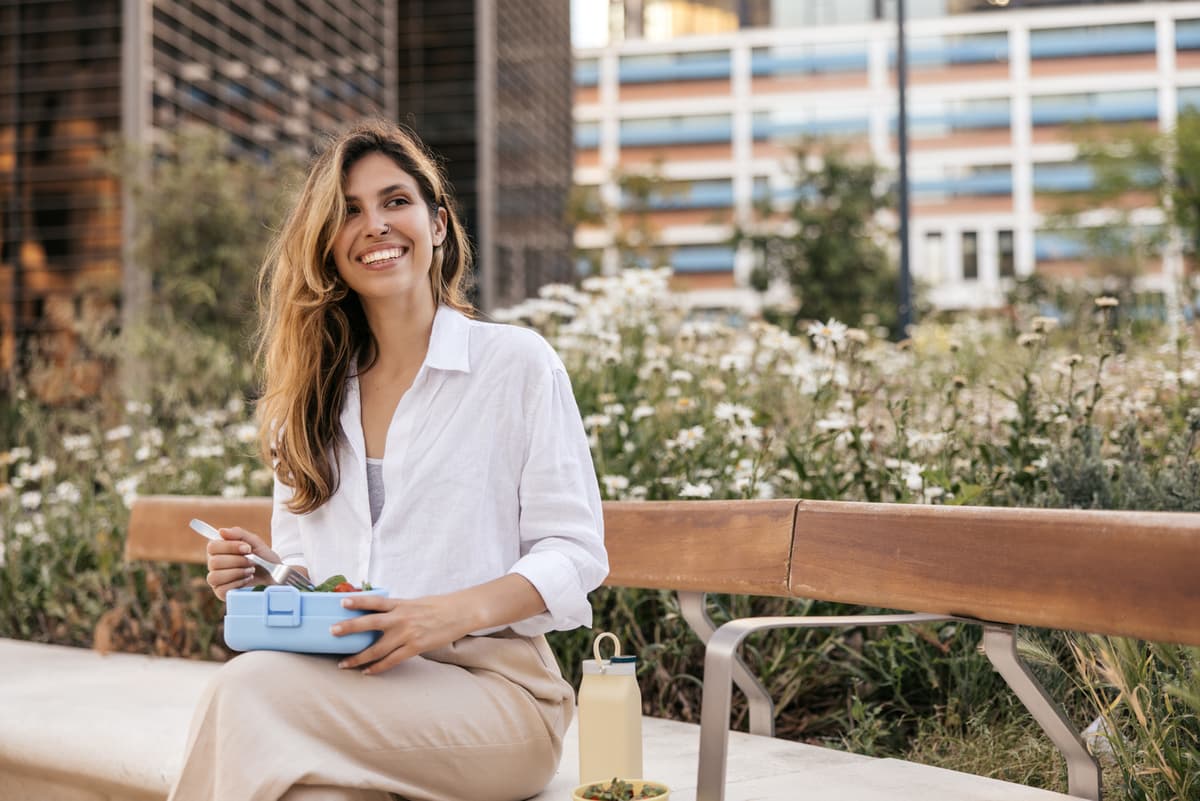 Simple, Real-Life Tips to Eat More Mindfully — Even on Your Busiest Days